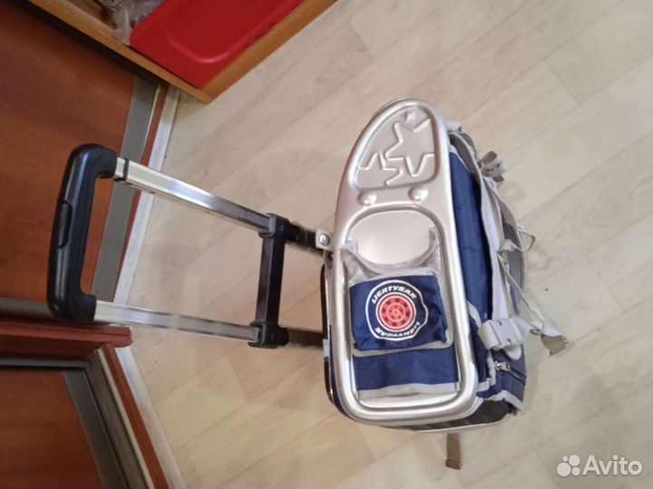 Школьный рюкзак на колесиках