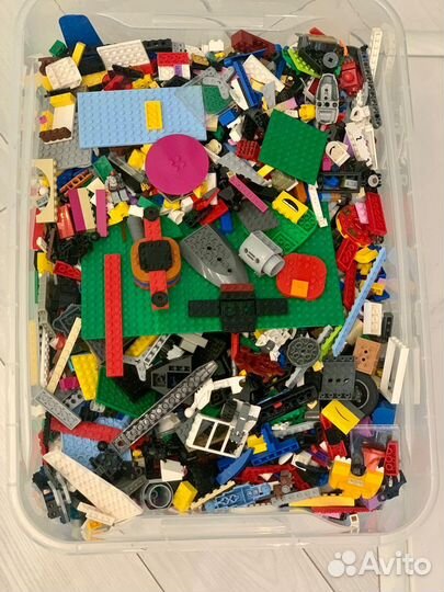 Коробка деталей лего