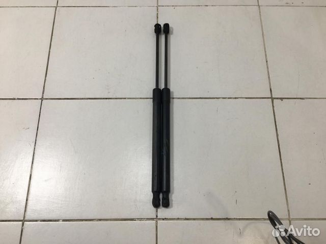 Амортизатор двери багажника Volkswagen Tiguan 5N1