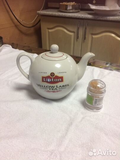 Чайник заварочной Липтон и кружки