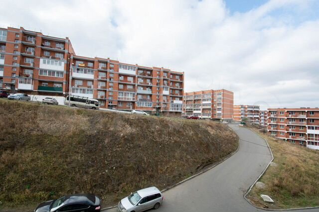 Мкр березовый. Берёзовый микрорайон иркутск. Потолок иркутск березовый балкон. Берёзовый микрорайон иркутск. Авито березовый иркутск.