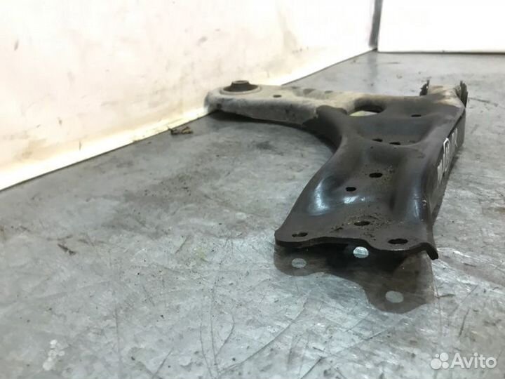 Рычаг поперечный передний правый Volkswagen Polo 1