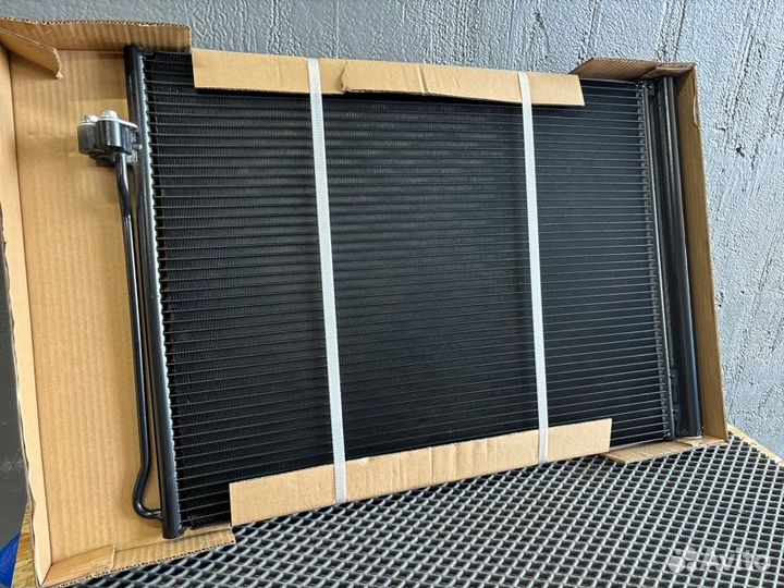 Радиатор кондиционера Bmw X5/X6 E70/E71 2006-2014