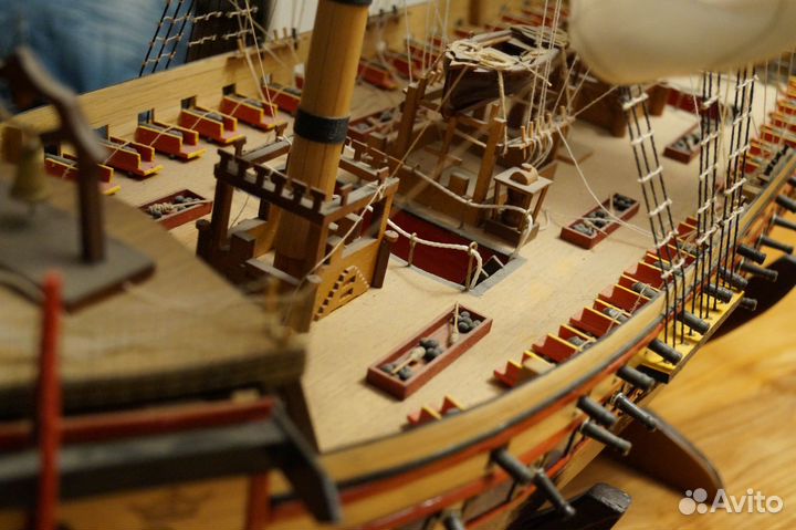 Модель парусника из дерева rase horse