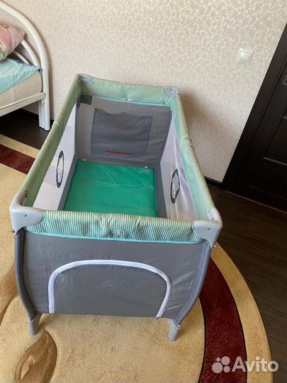 Продам детская кроватка (манеж) с матрасиком