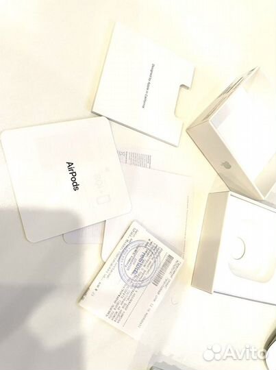 Коробка airpods
