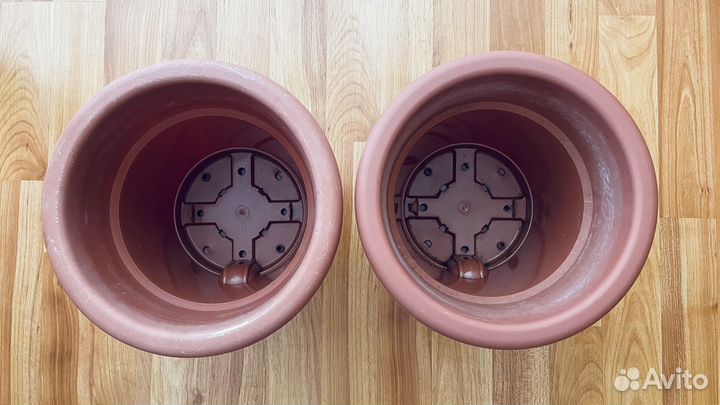 Горшки и ящик для цветов