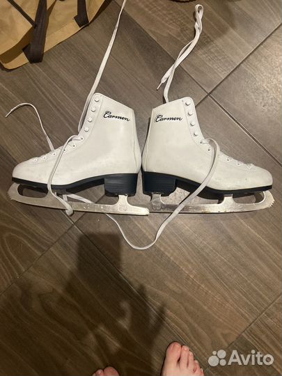 Коньки фигурные женские 40 размер