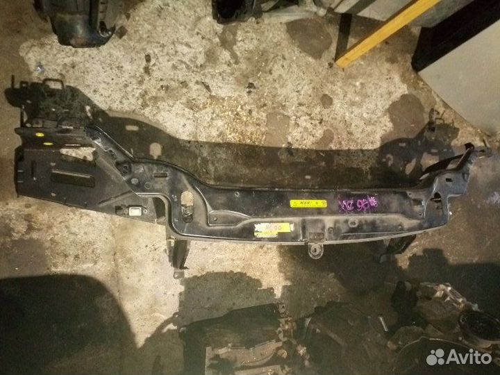 Рамка радиатора Volvo Xc90