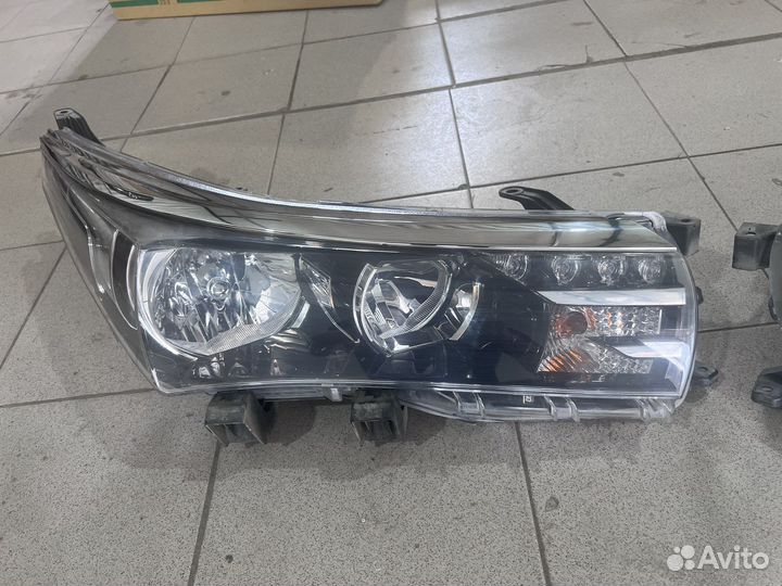Фары на toyota corolla 180