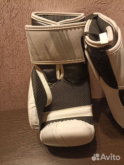 Боксерские перчатки 12 oz