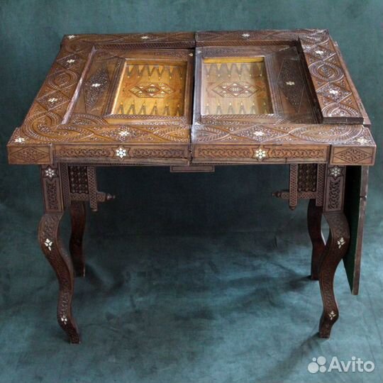 Арабский столик для игры в нарды из массива. XIX в