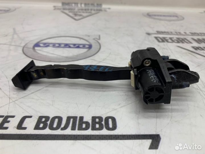 Ограничитель передней двери Volvo XC60 31424466