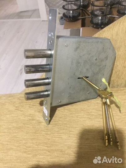 Продам замок для входной двери