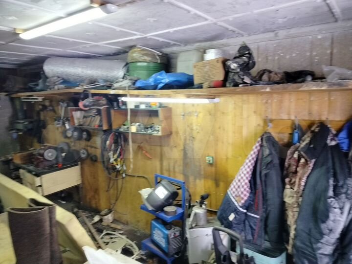 Гараж, > 30 м²