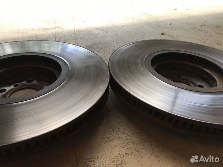 Передние томрозные диски BMW 7