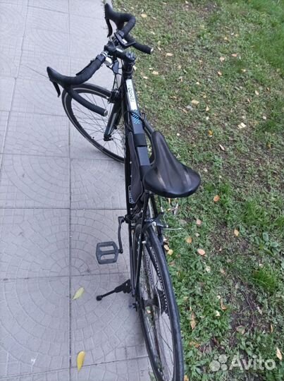 Шоссейный велосипед trinx