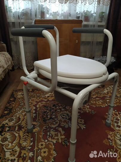 Кресло туалет для пожилых новое