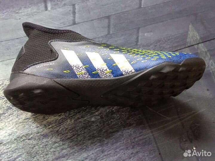 Бутсы adidas predator freak 46 размер