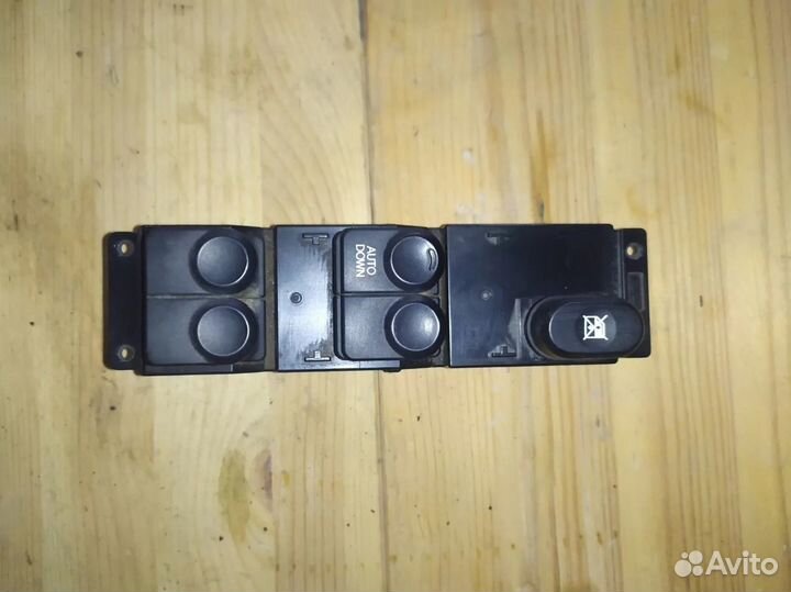 Блок управления стеклоподъемниками Hyundai Solaris