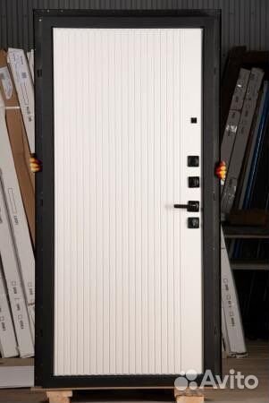 Дверь входная Вертикаль
