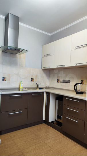 2-к. квартира, 55 м², 4/10 эт.