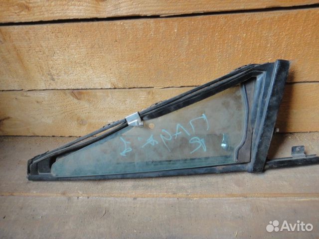 Стекло Pajero (82-90) пер R глухое на дверь б\у