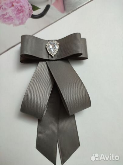 Школьные галстуки и банты