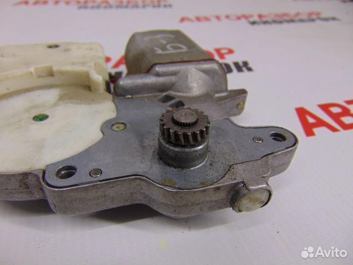 Моторчик люка для Volkswagen Passat 1988-1993г