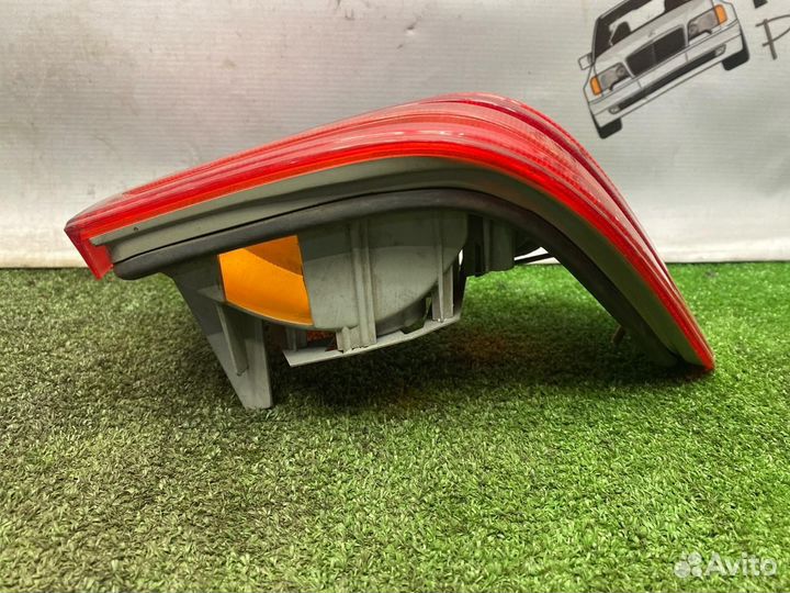 Фонарь задний левый Mercedes-Benz