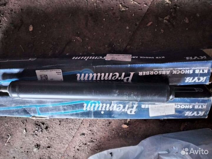 Вкладыш стойки передний