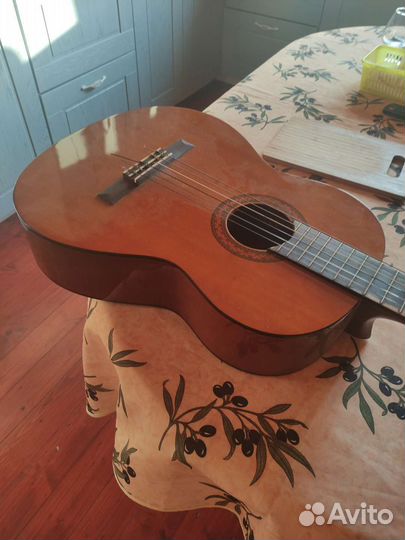 Классическая гитара yamaha c40