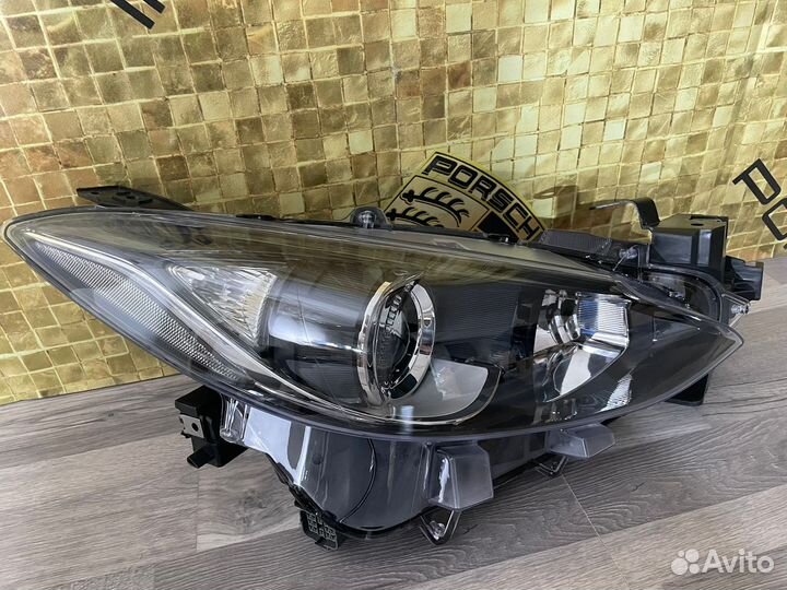 Фара правая на Mazda 3 BM BN Оригинал Новая 13+