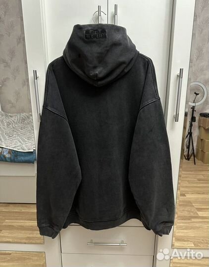 Vetements худи на руках