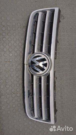 Решетка радиатора Volkswagen Touareg, 2005