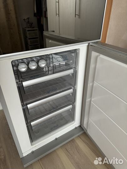 Холодильник LG