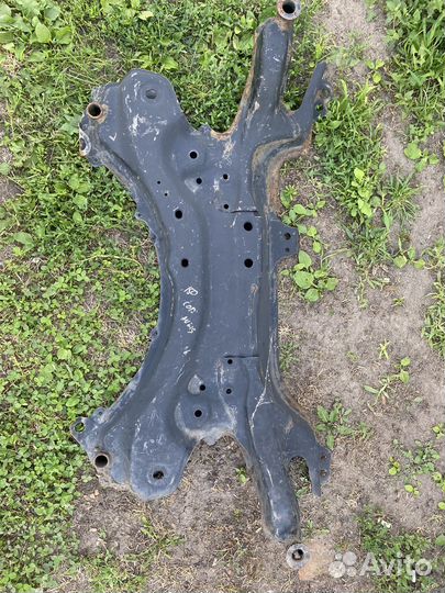 Подрамник toyota corolla 150