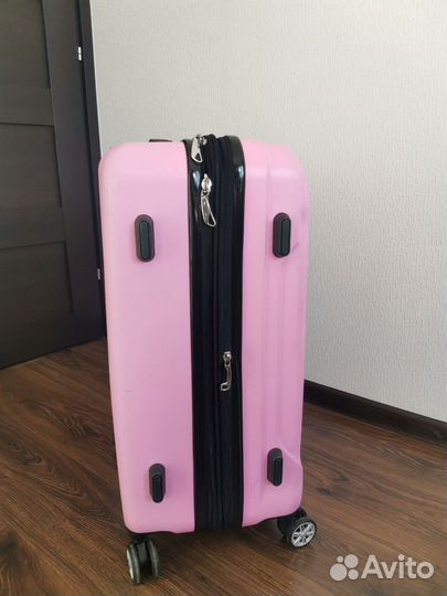 Чемодан на колесах