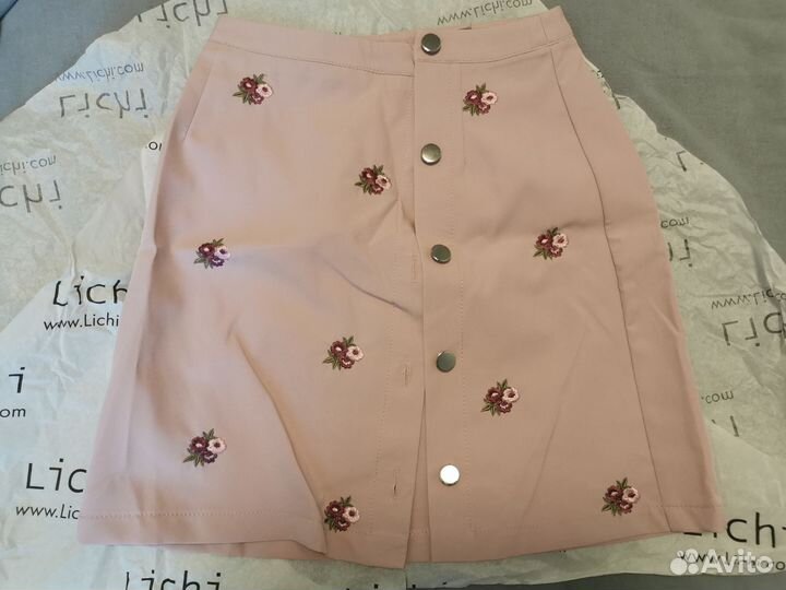 Мини-юбка нежно-розовая с вышивками, новая Lichi