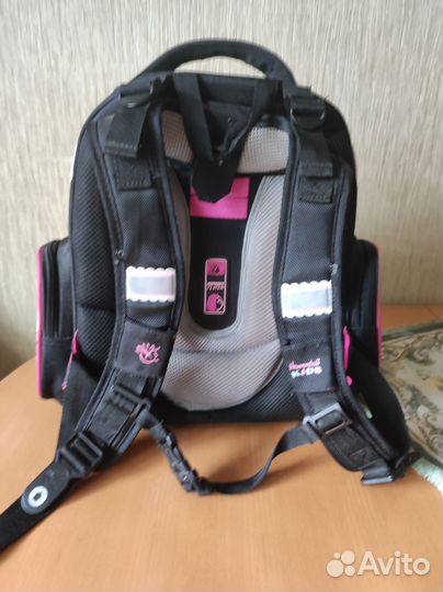 Рюкзак школьный с ортопедической спинкой