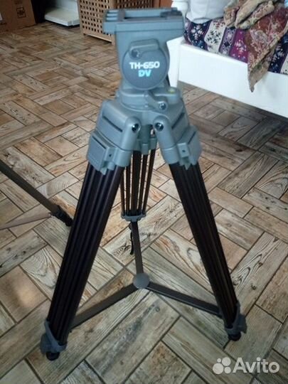 Штатив для фотоаппарата профессиональный