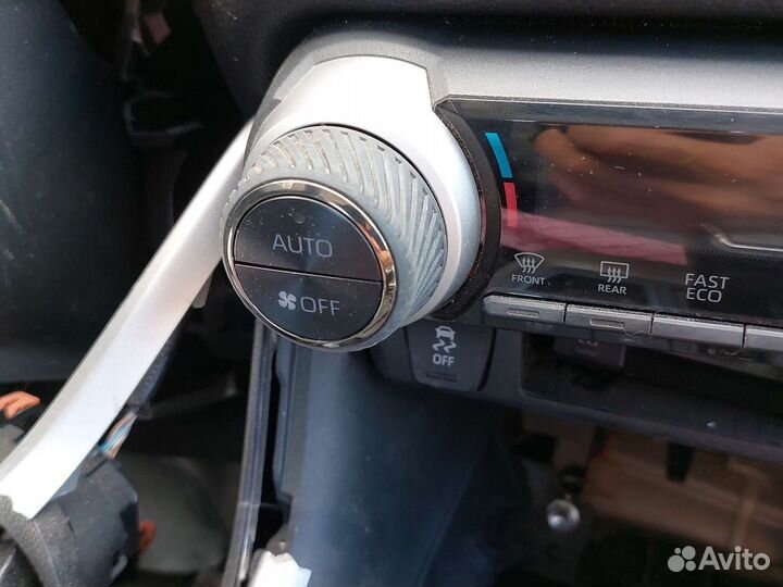 Toyota Rav4 XA50 блок климат контроля