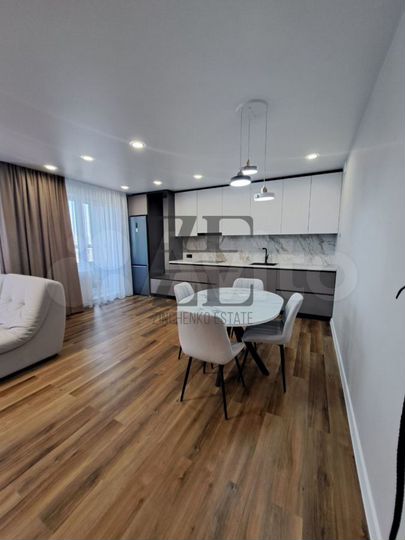 3-к. квартира, 84 м², 7/10 эт.