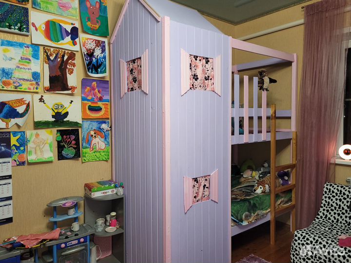 Двухъярусная кровать