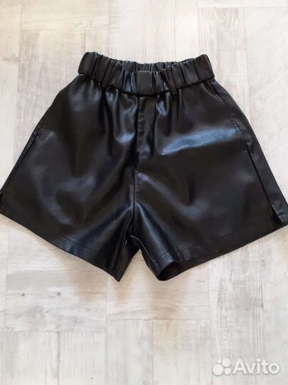 Кожаные шорты