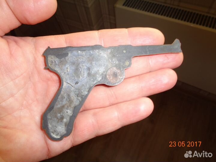 Макет пистолета из меди