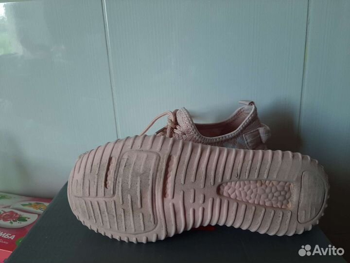 Кроссовки для девочки