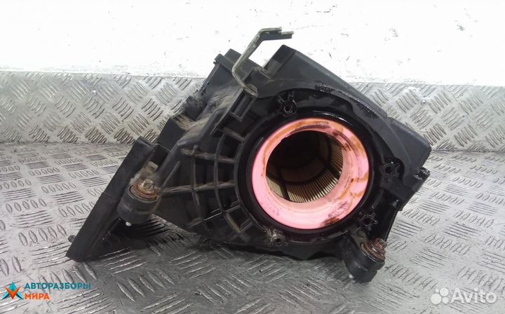 Корпус воздушного фильтра Mercedes-Benz C-Класс