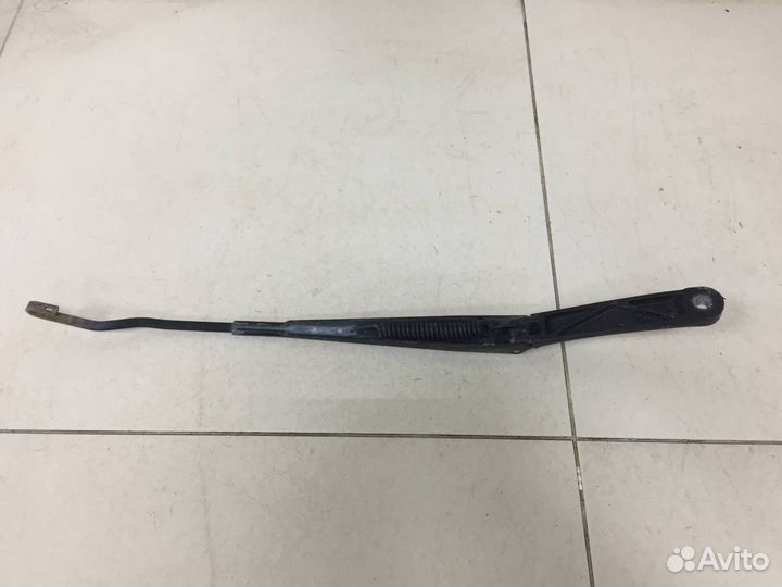Поводок стеклоочистителя передний левый Volkswagen