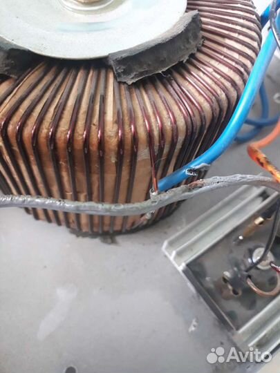 Зарядное и пусковое устройство для авто